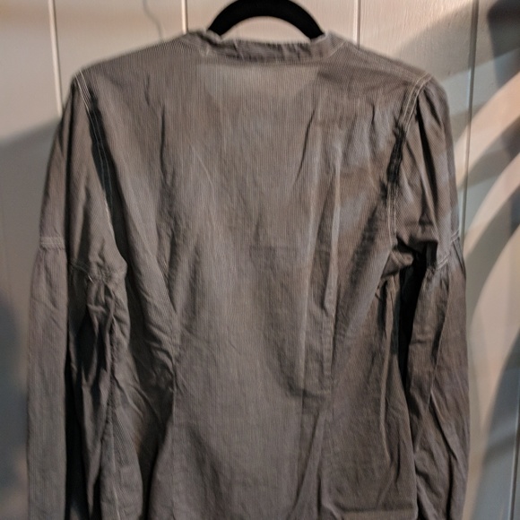 Black and White striped blouse - Picture 4 of 4